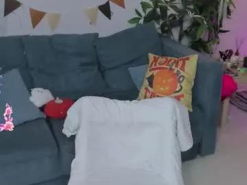 Freechat lilybelll on Chaturbate