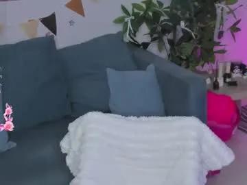 Freechat lilybelll on Chaturbate