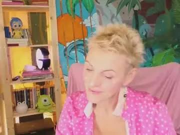 Freechat nymphvariety on Chaturbate