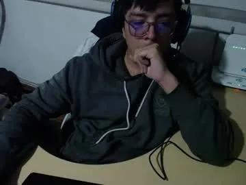 Freechat powerfulzeus2 on Chaturbate