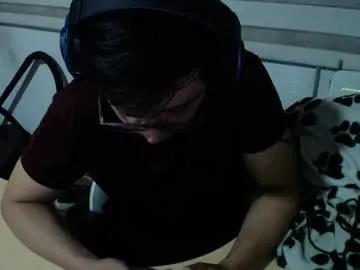 Freechat powerfulzeus2 on Chaturbate