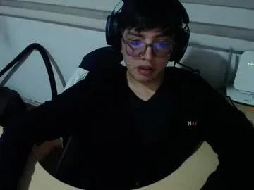 Freechat powerfulzeus2 on Chaturbate