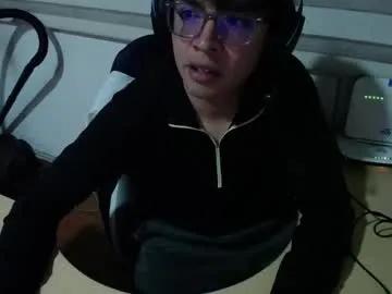 Freechat powerfulzeus2 on Chaturbate