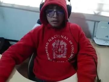 Freechat powerfulzeus2 on Chaturbate