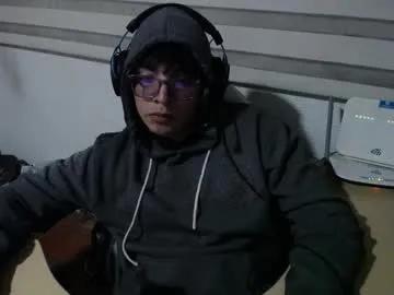 Freechat powerfulzeus2 on Chaturbate