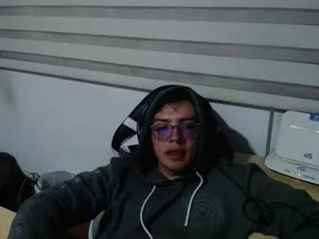 Freechat powerfulzeus2 on Chaturbate