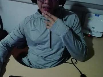 Freechat powerfulzeus2 on Chaturbate