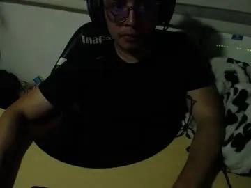 Freechat powerfulzeus2 on Chaturbate