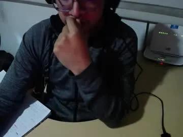 Freechat powerfulzeus2 on Chaturbate