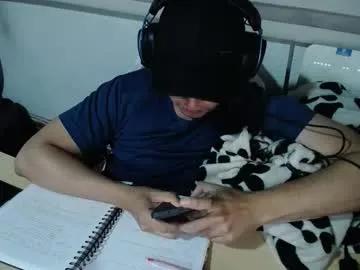 Freechat powerfulzeus2 on Chaturbate