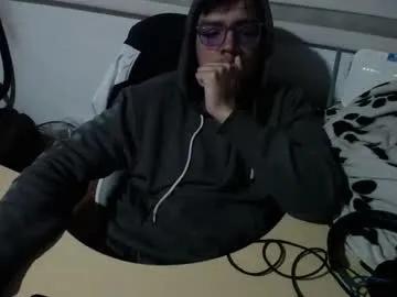 Freechat powerfulzeus2 on Chaturbate