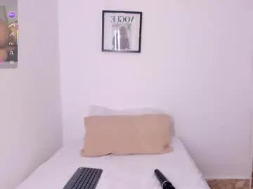 Freechat valerycolins on Chaturbate