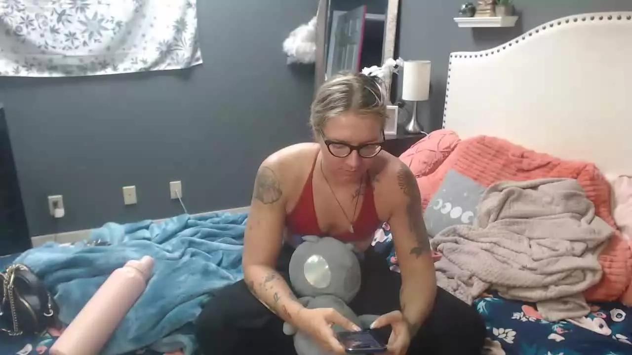 SnowWhiteXo on Streamray 