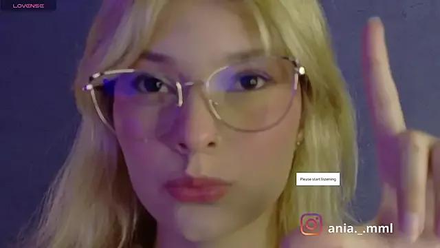 Ania_jones on StripChat 