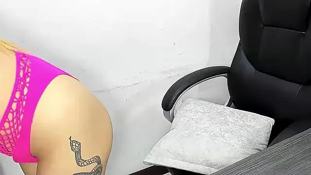 Freechat Barbie_girl_69 on StripChat