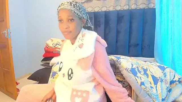 Conniesmall on StripChat 