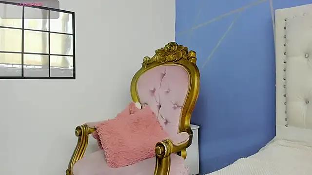 Freechat DannaMishellx_ on StripChat