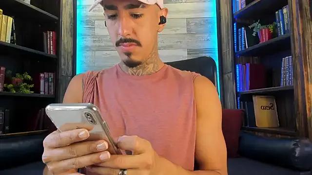 Freechat Donovan_Desmond on StripChat