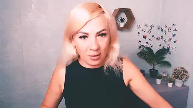 EmmaCat_ on StripChat