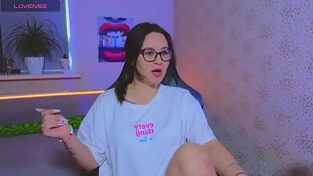 EsterLogan on StripChat 