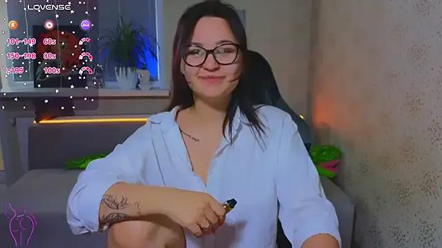 EsterLogan on StripChat 