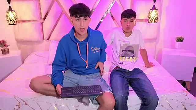 hoot_boyss on StripChat 