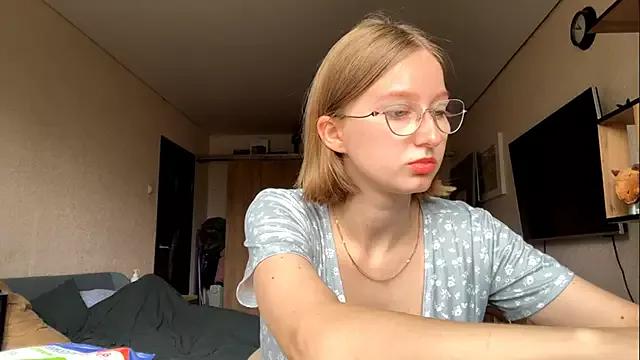 KATTIE_SLOWFiRE on StripChat 