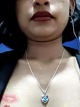 LARAfun on StripChat 