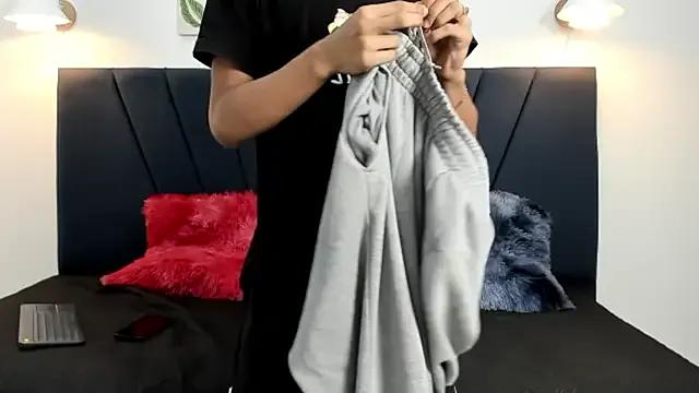 Freechat maicol_cum23 on StripChat