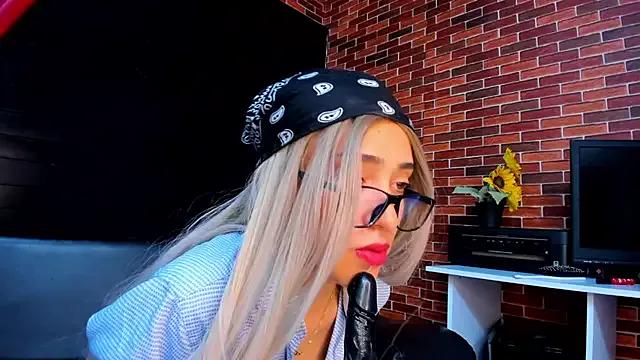 Freechat michaelmistress on StripChat