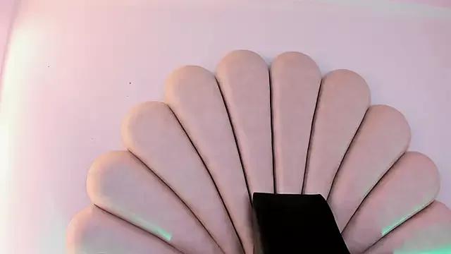 Natasha__Blue on StripChat 