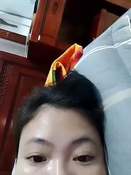 Niknik33015 on StripChat 