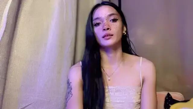 Freechat queen_lucinda on StripChat