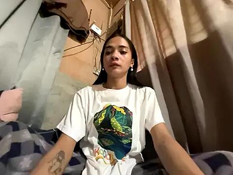 Freechat queen_lucinda on StripChat