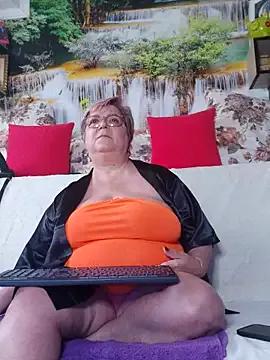 Freechat QueenPammy1 on StripChat