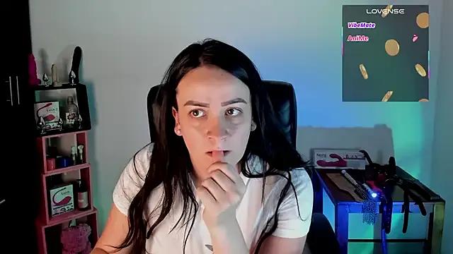 sara_goodgirl13 on StripChat 