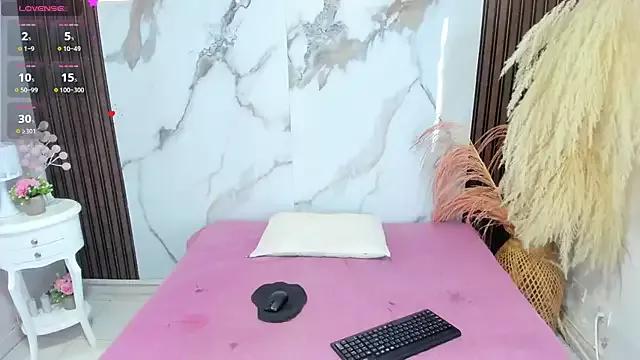 selenareyes on StripChat 