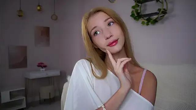 SunnivaCovil on StripChat 