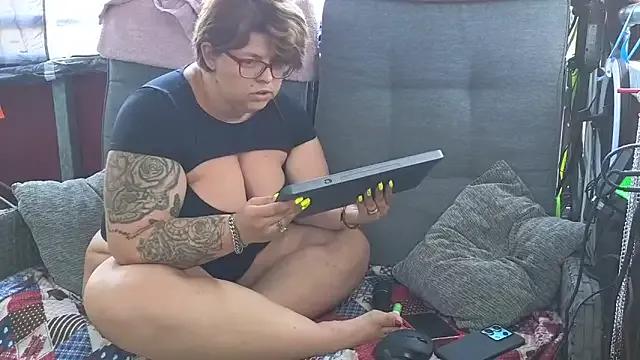 SunshineLexi on StripChat 