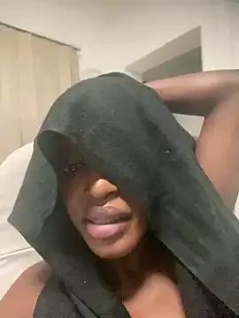 SWEETBEARBLOSSOMCHESSOM on StripChat 
