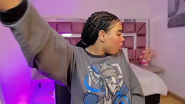 tamararose1 on StripChat 